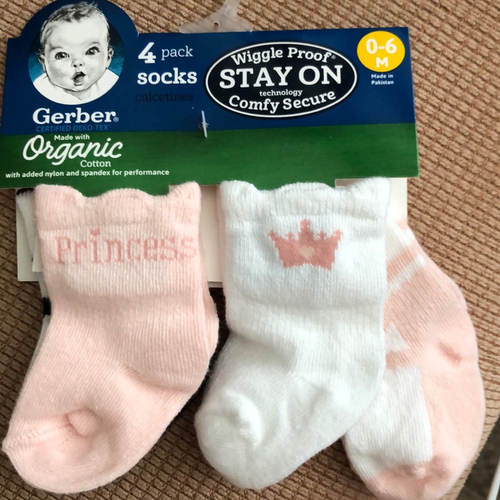 0-6 mos organic stay-on socks!